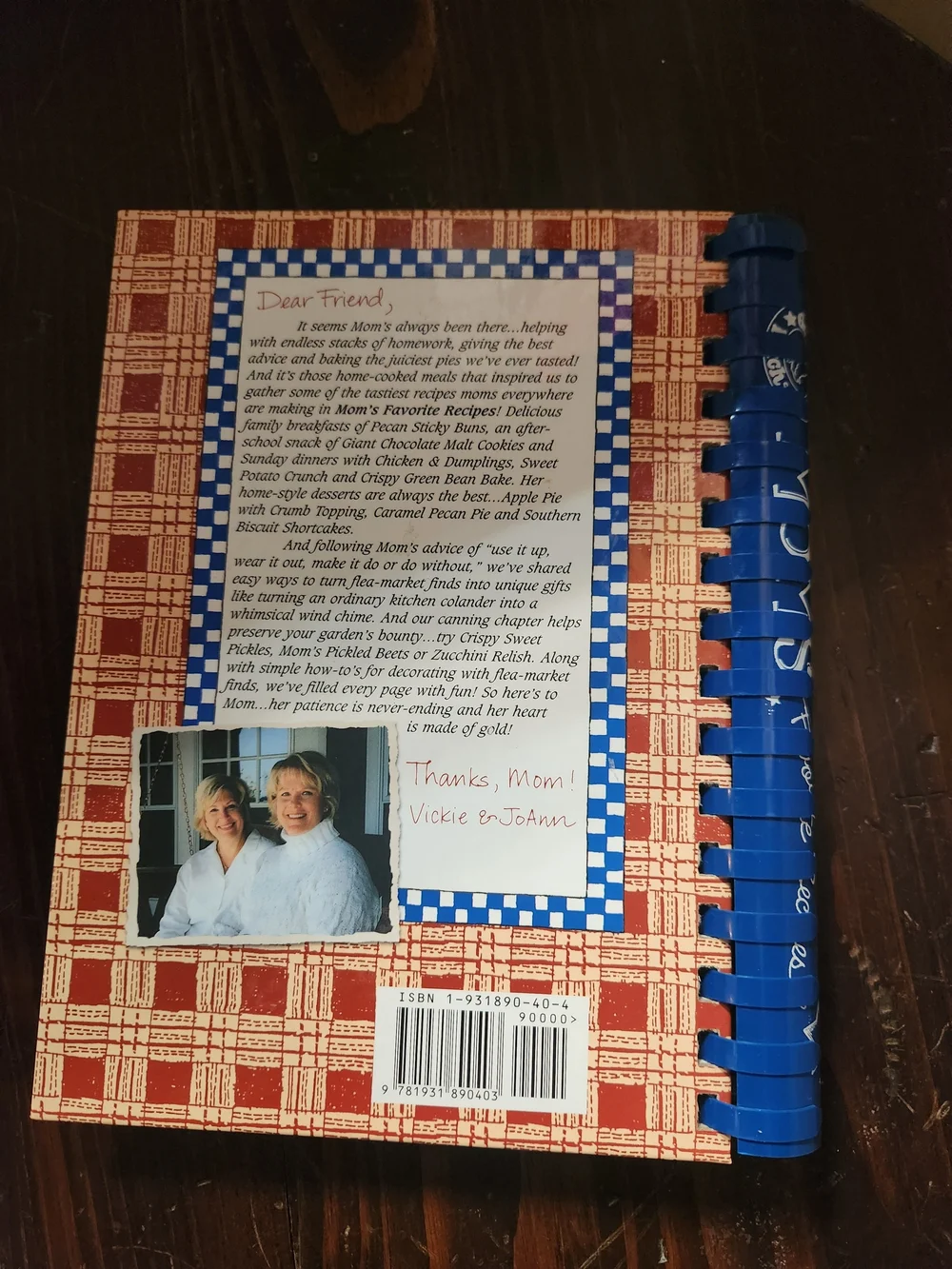 Mom's Favorite Recipes Cookbook - Gooseberry Patch Patriotic Red, Blue, White